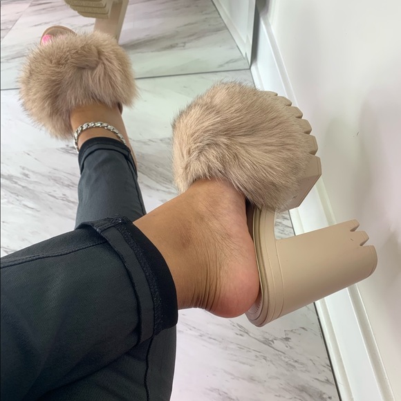 🧸 LORI Chunky Fur Heel 🧸 - Picture 3 of 8